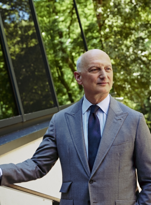 Portrait photo of Dr. Nikolas Stihl.