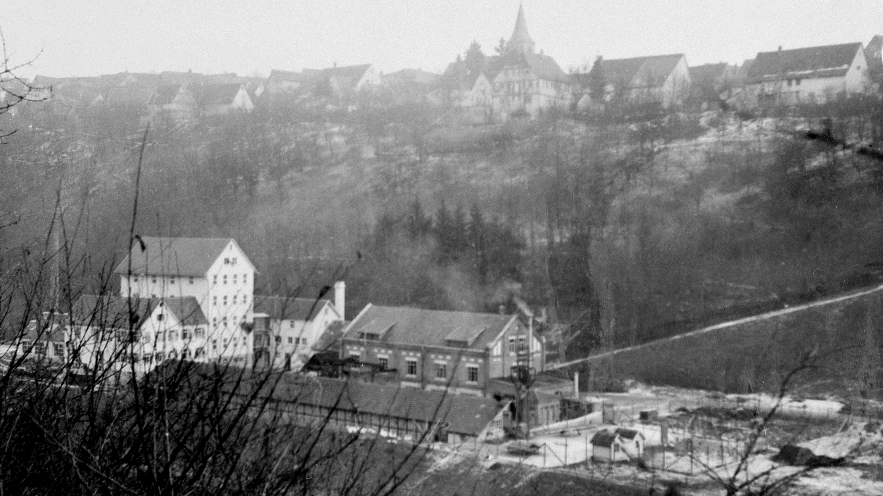 The STIHL plant in Neustadt near Waiblingen in 1944; black and white photo.